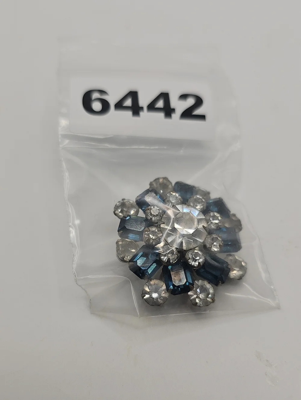 Vintage-Style Crystal Flower Brooch in Deep Blue and Clear. Brilliant Sparkle